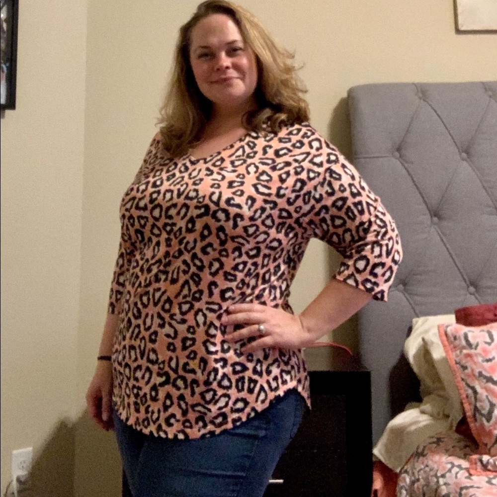 Loralette by Avenue Peach leopard 3/4 sleeve shirt